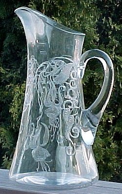 F19-a.Cambridge Marfjorie water pitcher 44kB.jpg (44213 bytes)