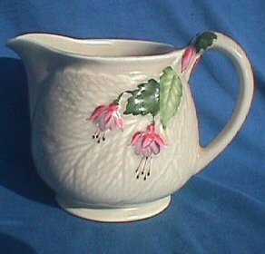 F37-Crown Devon fuchsia milk jug 18kB.jpg (16798 bytes)