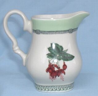 F43-Cream jug with fuchsia flowers 18kB.jpg (18138 bytes)