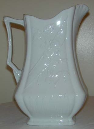 F8-a.Ironstone pitcher 16kB.jpg (15603 bytes)