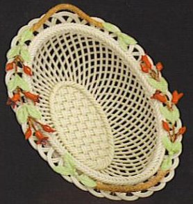 H36-Belleek fuchsia basket 25kB.jpg (26519 bytes)