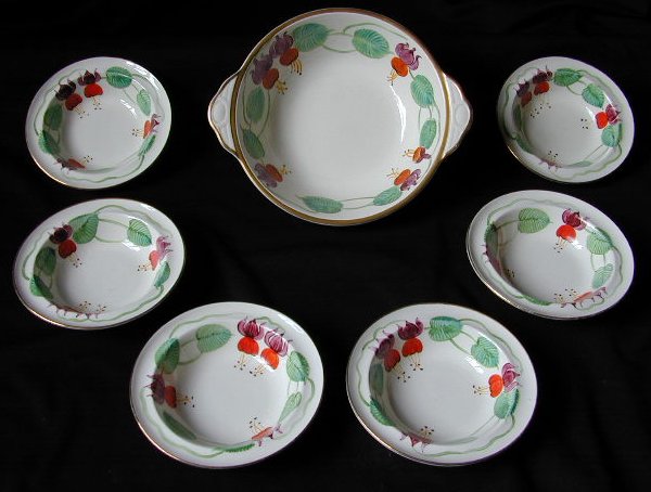 H38-Grays Art Deco fruit bowls set 1923 50kB.jpg (50977 bytes)