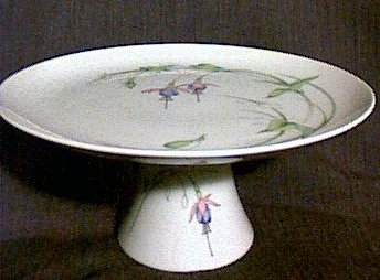 H45-Prelude Toscany cake stand fuchsias 21kB.jpg (21345 bytes)