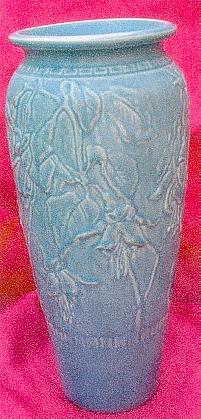 D1-a.Rockwood fuchsia vase 31kB.jpg (31083 bytes)