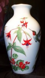 D25-a.Franklin Mint garden vase 10kB.jpg (9884 bytes)