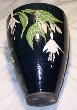 D6-a.Fuchsia vase 'alcagro 94' 11kB.jpg (10800 bytes)