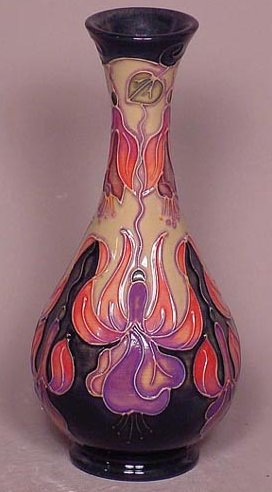 D70-a.Moorcroft special Fuchsia vase 27kb.jpg (27279 bytes)