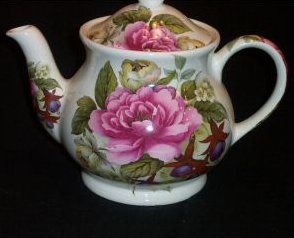 E36-Fuchsia teapot Windsor 15kB.jpg (15281 bytes)