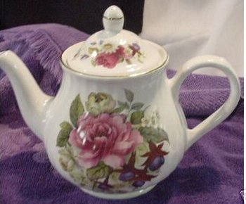 E39-Arthur Wood Teapot 22kB.jpg (23025 bytes)