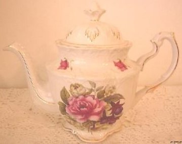 E7-a.Crown Dorset teapot with Peonies and hanging fuchsias 15kB.jpg (14818 bytes)