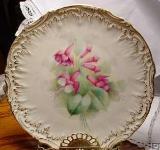 G24-a.Willet Belleek handpainted fuchsia plate.jpg (22503 bytes)