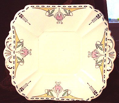 L39-Sheloley art deco cakeplate 36kB.jpg (37163 bytes)