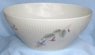 L5-a.Fruit bowl with fuchsia flowers 9kB.jpg (8752 bytes)