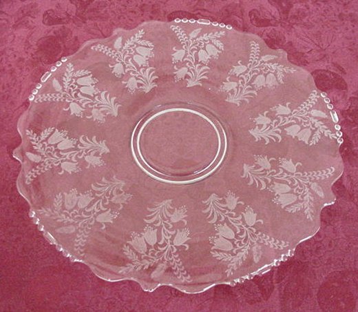 O32-a.Tiffin fuchsia sandwich plate 58kB.jpg (57353 bytes)