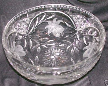 O66-Glass bowl by Sinclair.jpg (36326 bytes)