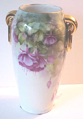 J21- 152.Handpainted fuchsia vase 22kB.jpg (22261 bytes)