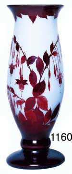 J21-  Loetz vase finely detailed cameo decoration of fuchsias 9kB.jpg (8200 bytes)
