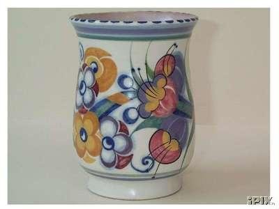J21- 26.Pole pottery vase 17kB.jpg (16883 bytes)