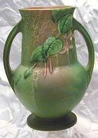 J22-Vase 896-8 green 2 15kB.jpg (15039 bytes)