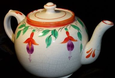 J20b-Fuchsia English teapot 18kB.jpg (18150 bytes)