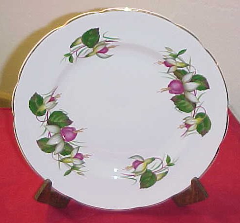 B26-a.Regency chian fuchsia bleeding haert plate 31kB.jpg (31700 bytes)