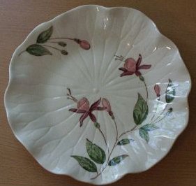 B40=B5-a.Metlox fuchsia lotus plate 16kB.jpg (15639 bytes)