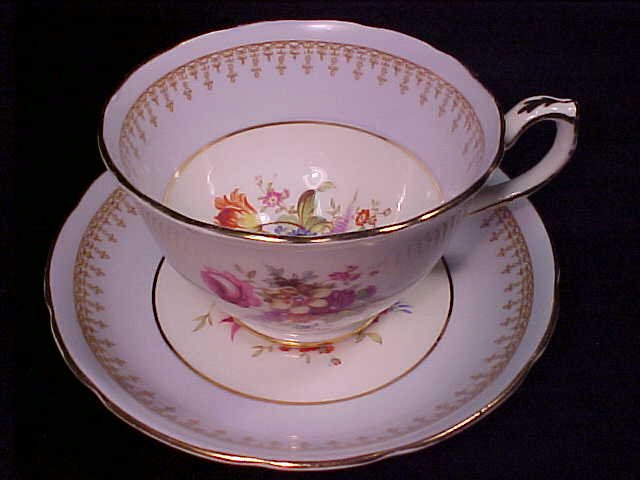 C118a-Hammersley fuchsia sup&saucer 26kB.jpg (37931 bytes)