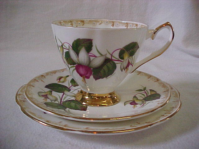 C13-Tailor&Kent bone china cup&saucer plate 46kB.jpg (47543 bytes)