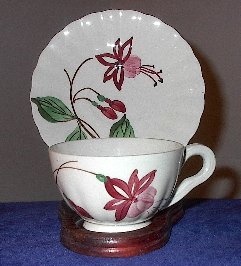 C24 Blue Ridge cup&saucer fuchsias 19kB.jpg (19244 bytes)