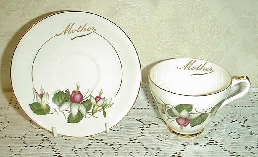 C40-Mother cup and saucer Dorchester 76kB.jpg (77740 bytes)