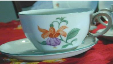 C59-a.Austria fuchsia cup & saucer 2 16kB.jpg (16536 bytes)