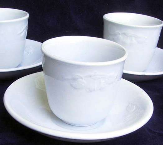 C60-a.Meakin ironstone cup&saucers fuchsia 28kB.jpg (28013 bytes)