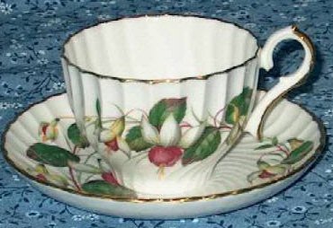 C68-a.Jason fuchsia cup and saucer 28kB.jpg (28120 bytes)