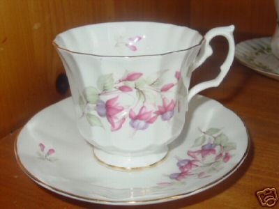 C70-Stafford cup&saucer 18kB.jpg (18349 bytes)