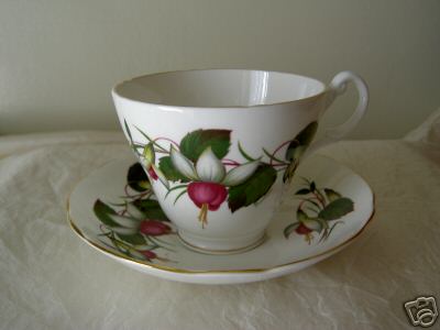 C77-Allyn Nelson collection cup&saucer 14kB.jpg (13826 bytes)