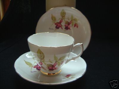 C87-Dorchester bone china cup&saucer 14kB.jpg (13818 bytes)