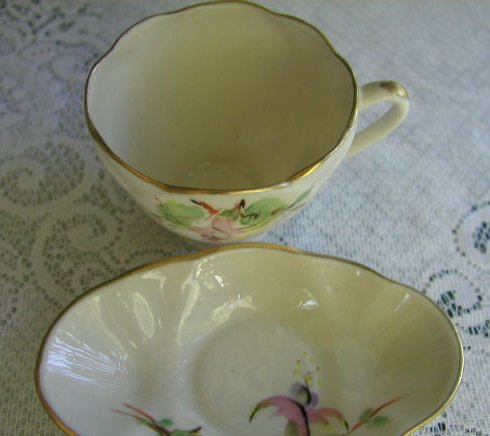 C98-2.Devonshire demitasse ovale saucer 30kB.jpg (30760 bytes)